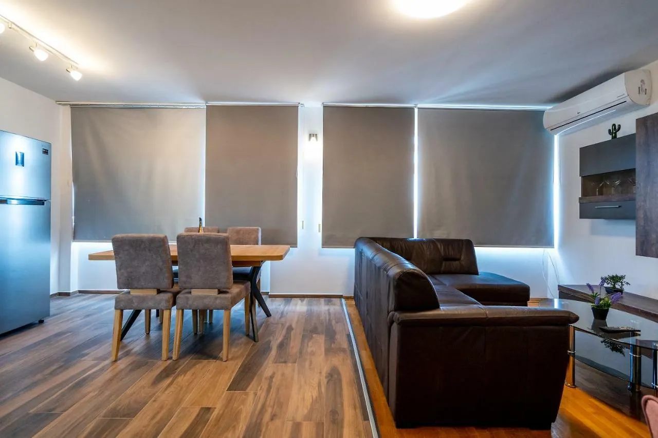 Split3 Apartment