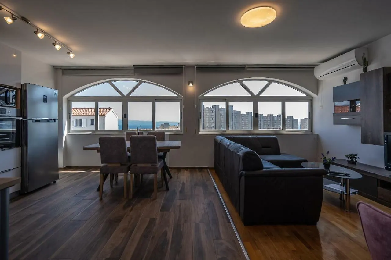 Split3 Apartment