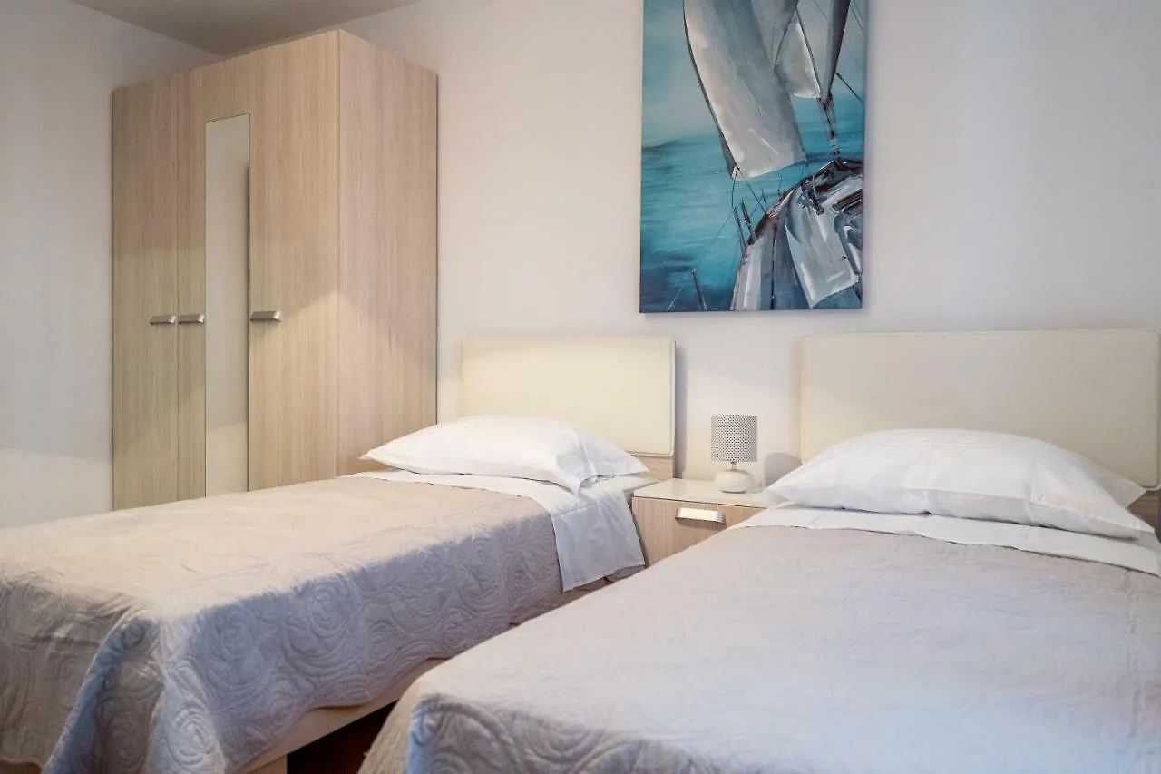 Split3 Apartment