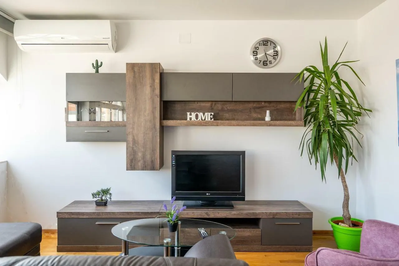 Split3 Apartment